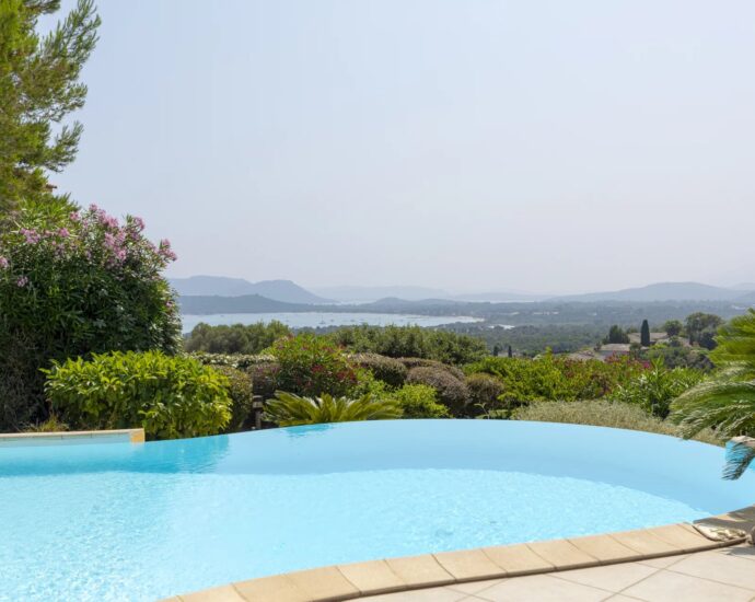 Ste Lucie de Porto-Vecchio –  Villa 3 chambres avec piscine, garage, vue panoramique mer et montagnes