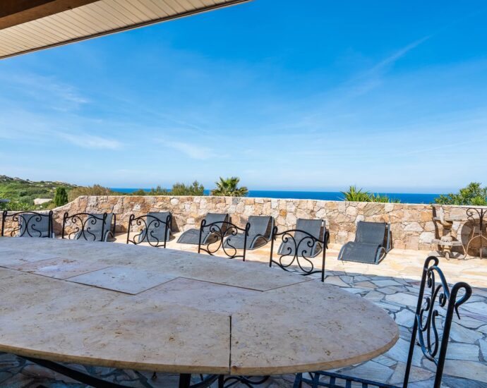 Lumio, villa, 7 chambres, vue mer, plage à pied