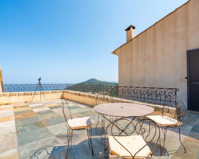 Santa-Reparata-Di-Balagna, villa, terrain constructible, piscine, vue panoramique mer et montagnes