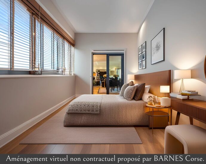 Calvi, appartement avec terrasse, plage à pieds, vue montagnes, aperçu mer