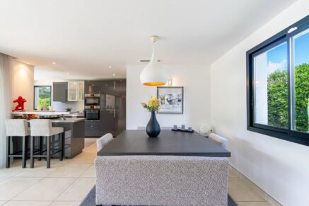 Porto-Vecchio, Marina Di Fiori, villa 4 chambres, piscine, jacuzzi, proche plage