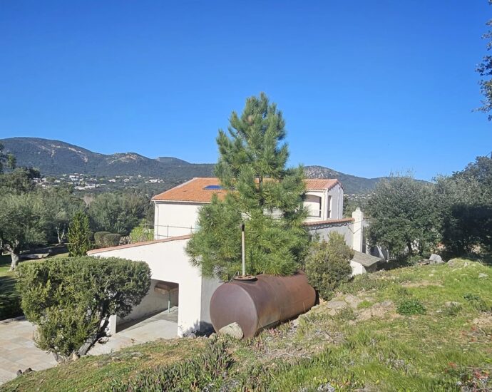 Ste Lucie de Porto-Vecchio,  Villa 3 chambres et maison de gardien 1 chambre, vue montagnes