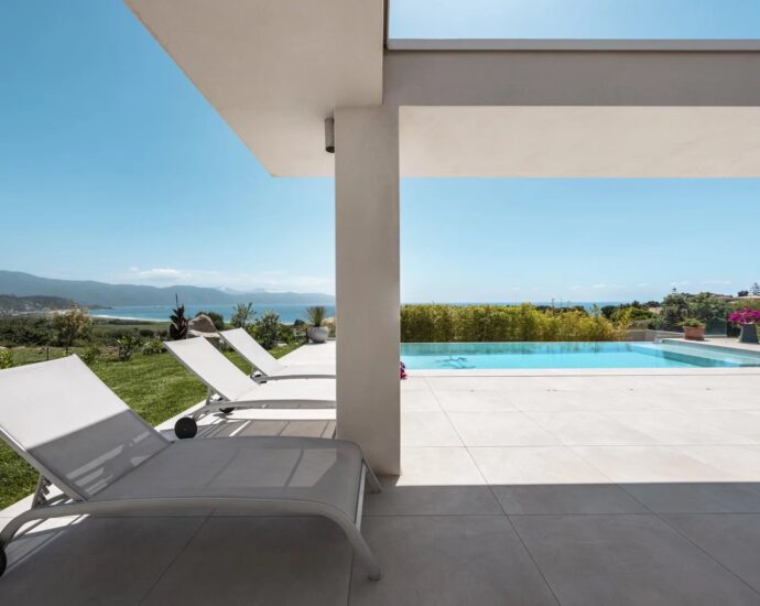 Exclusivité, Villa, Sagone, 4 chambres, vue mer panoramique, piscine, plages à pied