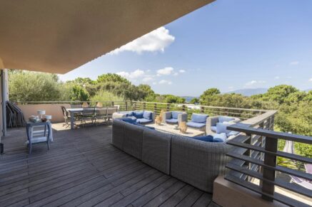 Porto-Vecchio, Domaine de Cala Rossa, villa 6 bedrooms, swimming pool and beach at walking distance