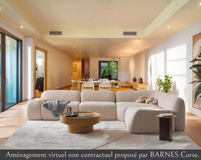 Calvi, appartement avec terrasse, plage à pieds, vue montagnes, aperçu mer