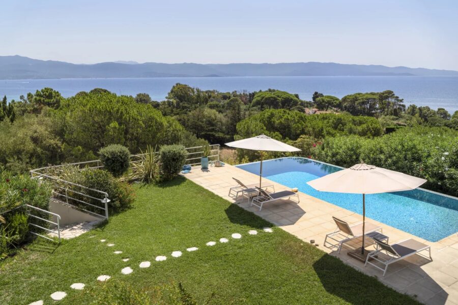 Ajaccio Sanguinaires, Seafront Villa, 4 Bedrooms, Walking Distance to the Beach, Panoramic Sea View