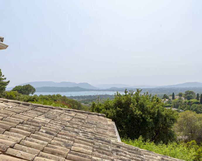 Ste Lucie de Porto-Vecchio –  Villa 3 chambres avec piscine, garage, vue panoramique mer et montagnes