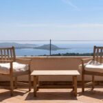 Exclusivité, Porto-Vecchio, Villa d’architecte, 7 chambres, piscines, vue mer.
