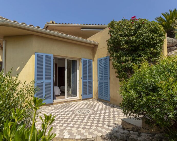 Ste Lucie de Porto-Vecchio –  Villa 3 chambres avec piscine, garage, vue panoramique mer et montagnes