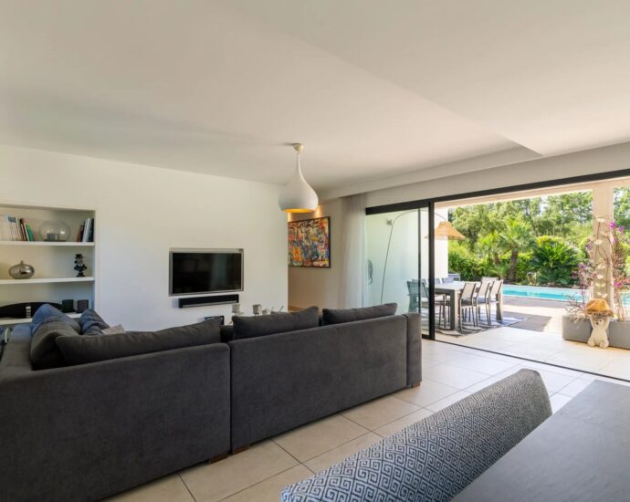 Porto-Vecchio, Marina Di Fiori, villa 4 chambres, piscine, jacuzzi, proche plage