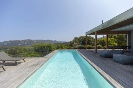 Porto-Vecchio, Santa Giulia, villa d’architecte, 4 chambres, piscine, vue mer, proche plage