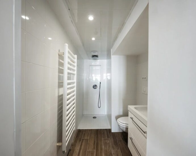 Lavasina, Appartement pied dans l’eau, 1 chambre, grande terrasse, vue mer panoramique