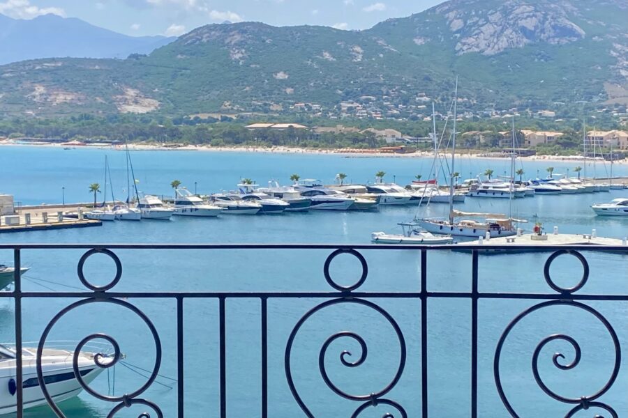 Calvi, appartement d’exception, 3 chambres, vue mer panoramique