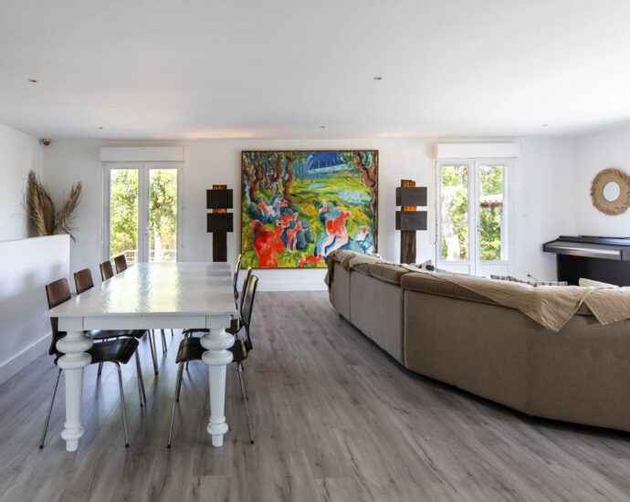 Sainte Lucie de Porto Vecchio, Villa 8 chambre, piscine, joli terrain, aperçu mer