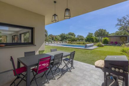 Pinarello, Villa contemporaine, 4 chambres, Piscine, plage à pied