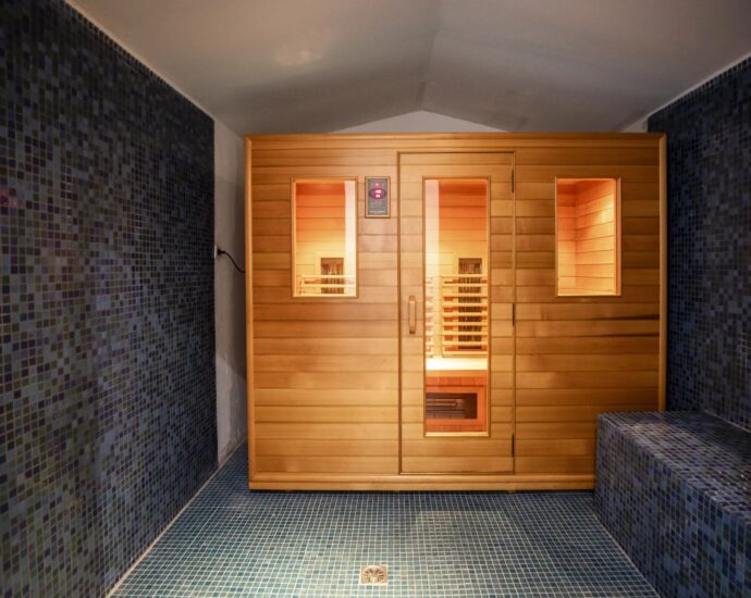 Sainte Lucie de Porto Vecchio, Villa 8 chambre, piscine, joli terrain, aperçu mer
