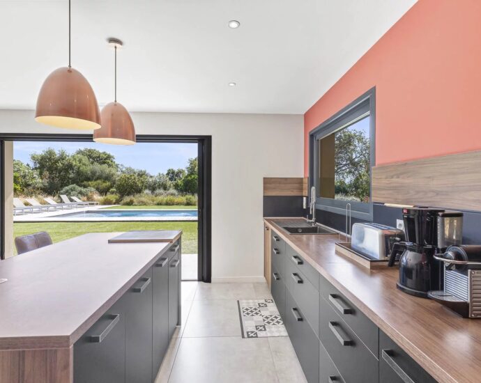 Pinarello, Villa contemporaine, 4 chambres, Piscine, plage à pied