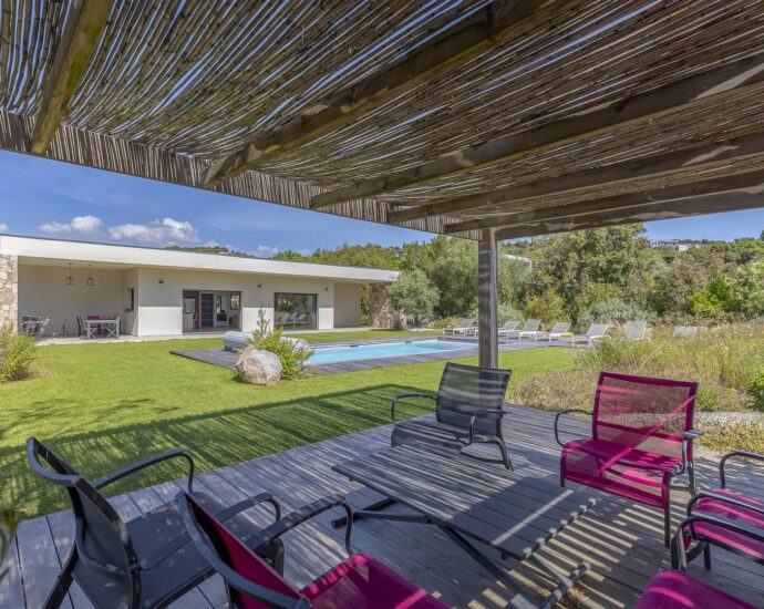 Pinarello, Villa contemporaine, 4 chambres, Piscine, plage à pied