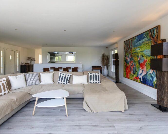 Sainte Lucie de Porto Vecchio, Villa 8 chambre, piscine, joli terrain, aperçu mer