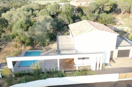 Pinarello – Villa contemporaine, 5 chambres, piscine, garage et plage à pied