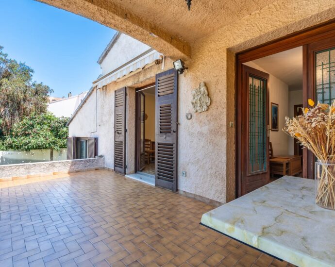 Saint Florent, 5 chambres, centre-ville