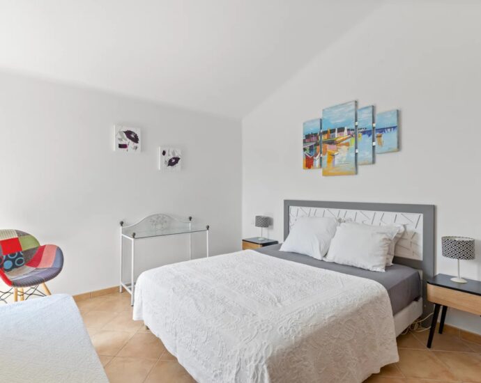 Ste Lucie de Porto-Vecchio –  Villa 3 chambres avec piscine, garage, vue panoramique mer et montagnes