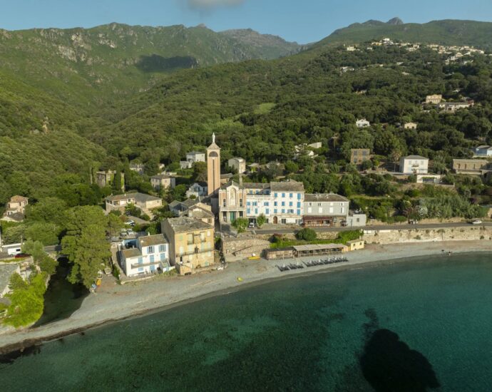 Lavasina, Appartement pied dans l’eau, 1 chambre, grande terrasse, vue mer panoramique
