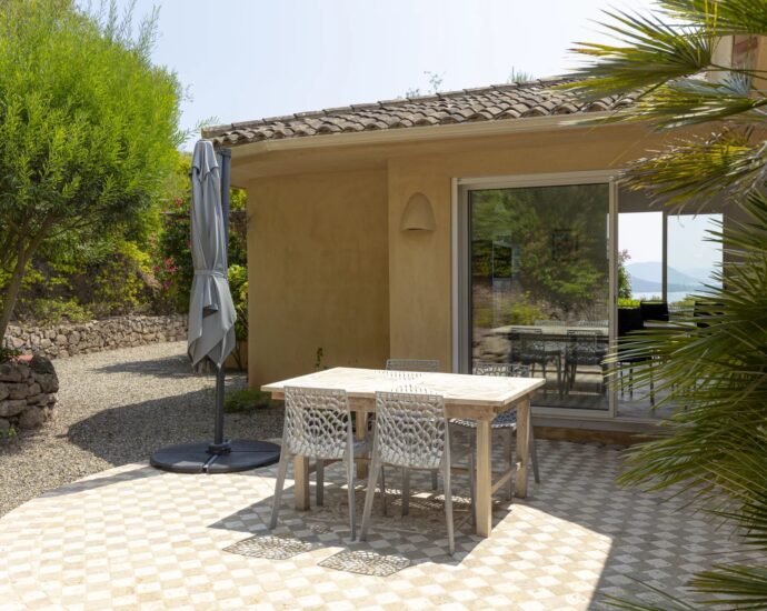 Ste Lucie de Porto-Vecchio –  Villa 3 chambres avec piscine, garage, vue panoramique mer et montagnes