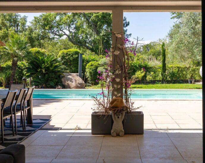 Porto-Vecchio, Marina Di Fiori, villa 4 chambres, piscine, jacuzzi, proche plage