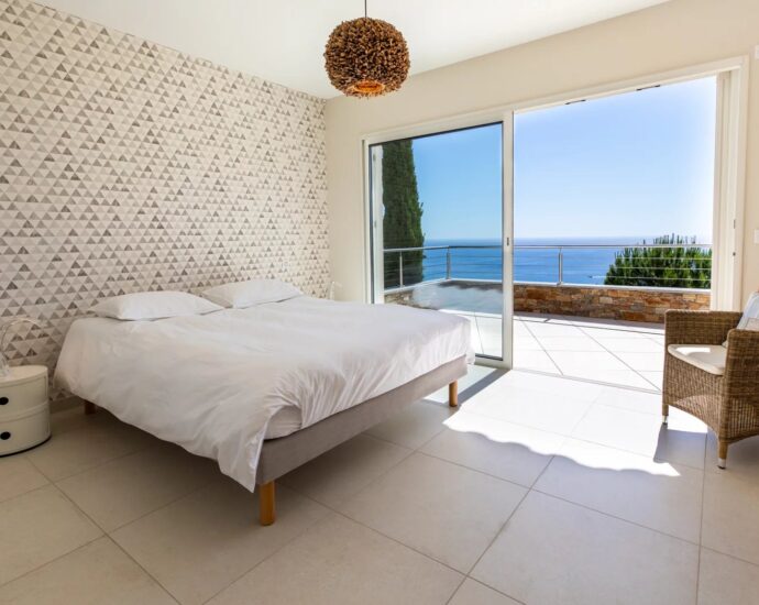 Solenzara, 6 Chambres, Piscine, Vue mer panoramique, Proche plage