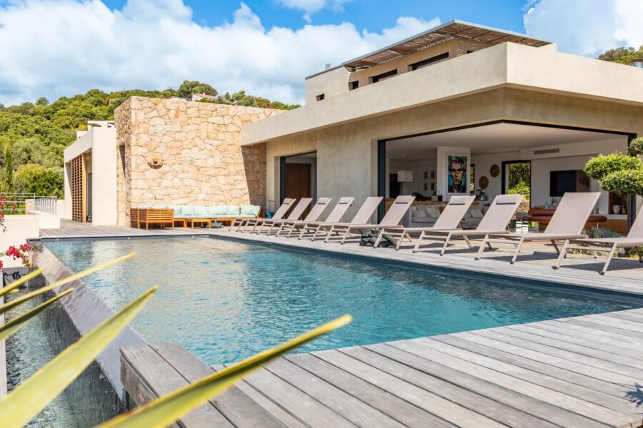 Pinarello, Villa de 6 chambres, piscine, plage à pied, vue montagne