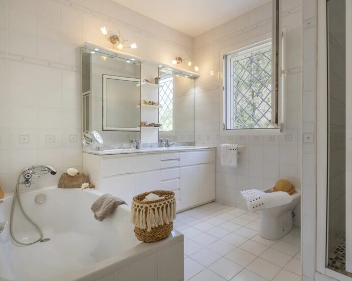 Ajaccio Sanguinaires, Seafront Villa, 4 Bedrooms, Walking Distance to the Beach, Panoramic Sea View