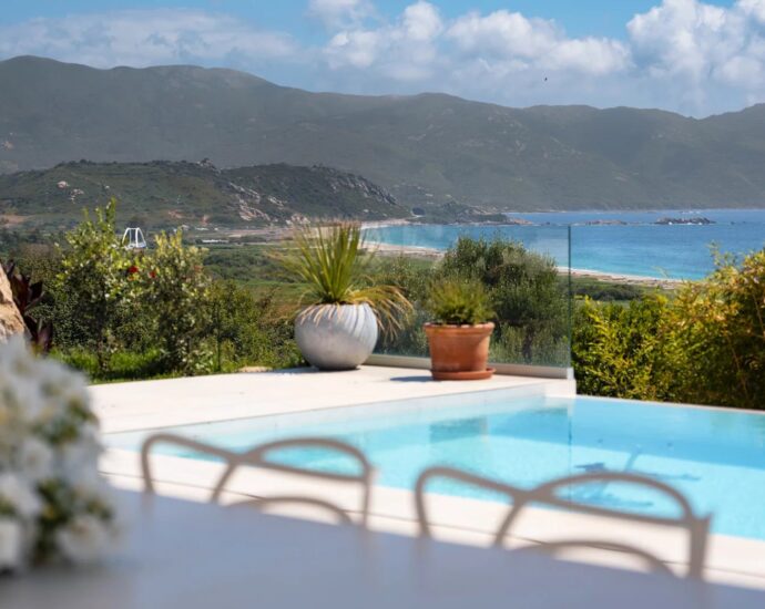 Exclusivité, Villa, Sagone, 4 chambres, vue mer panoramique, piscine, plages à pied
