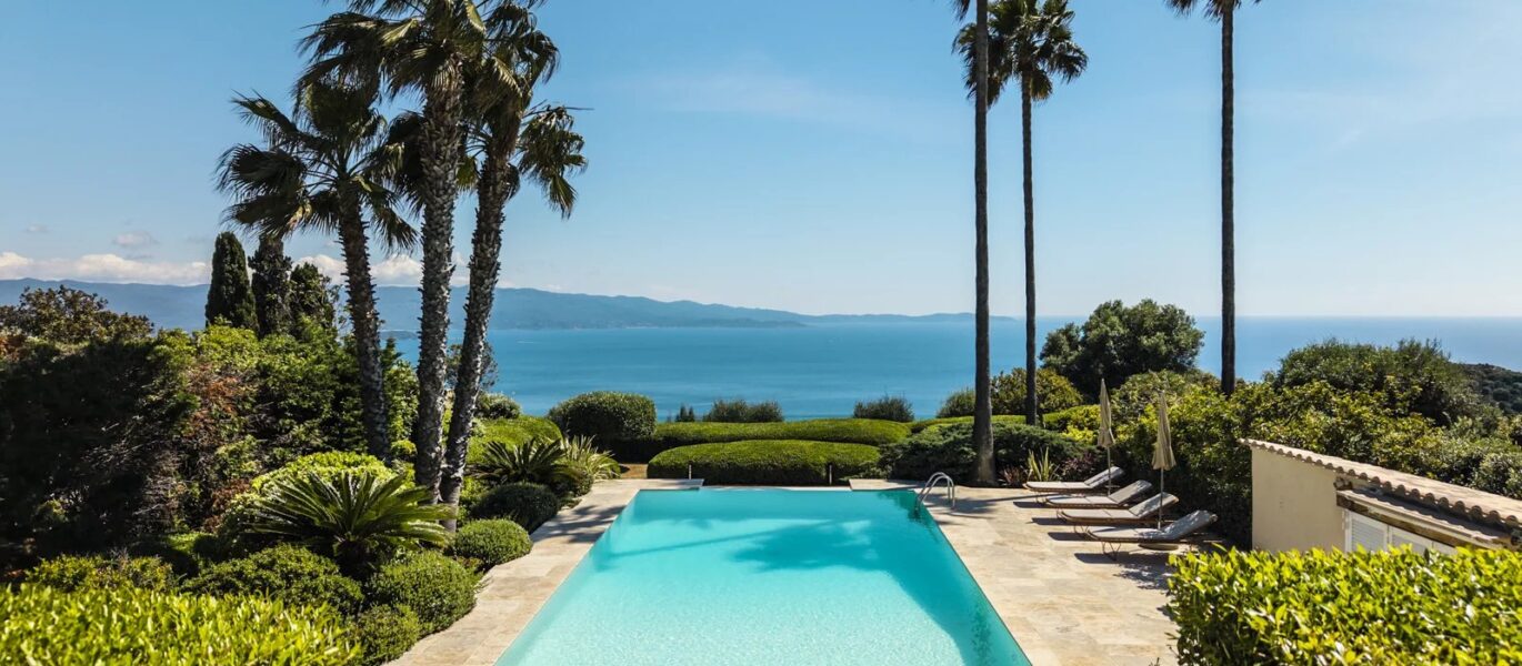 Exclusivité, Ajaccio, Villa, 4 chambres, vue mer panoramique, piscine
