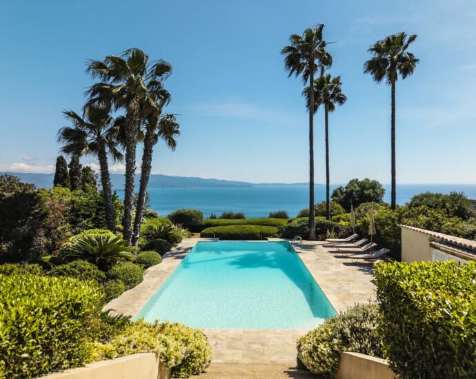 Exclusivité, Ajaccio, Villa, 4 chambres, vue mer panoramique, piscine