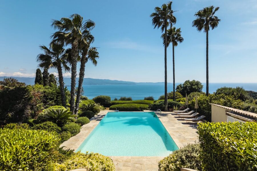 Exclusivité, Ajaccio, Villa, 4 chambres, vue mer panoramique, piscine