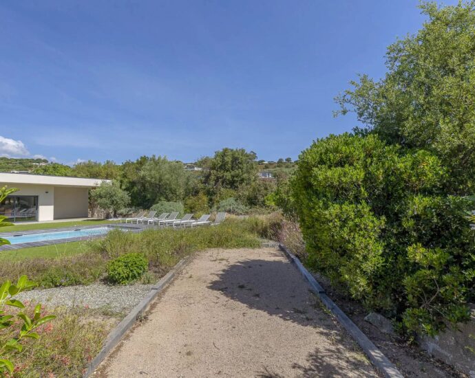 Pinarello, Villa contemporaine, 4 chambres, Piscine, plage à pied