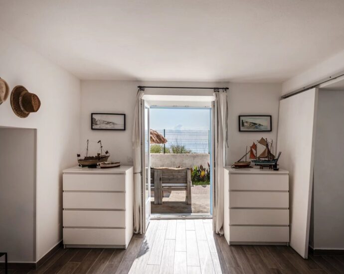 Lavasina, Appartement pied dans l’eau, 1 chambre, grande terrasse, vue mer panoramique