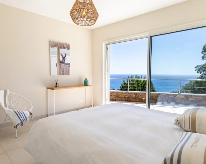 Solenzara, 6 Chambres, Piscine, Vue mer panoramique, Proche plage