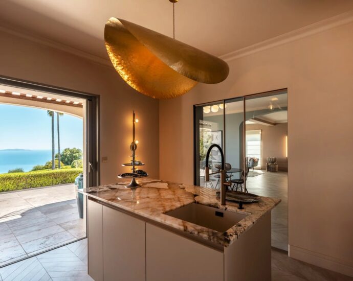 Exclusivité, Ajaccio, Villa, 4 chambres, vue mer panoramique, piscine