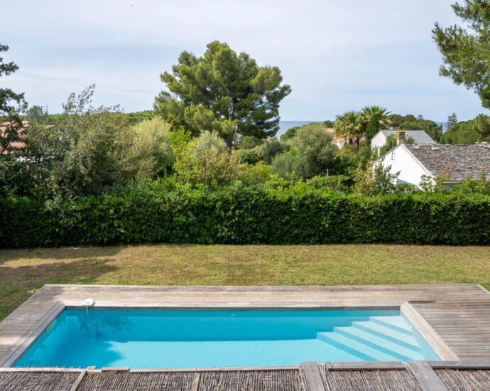 Saint-Florent, villa 3 chambres, piscine, plage à pieds
