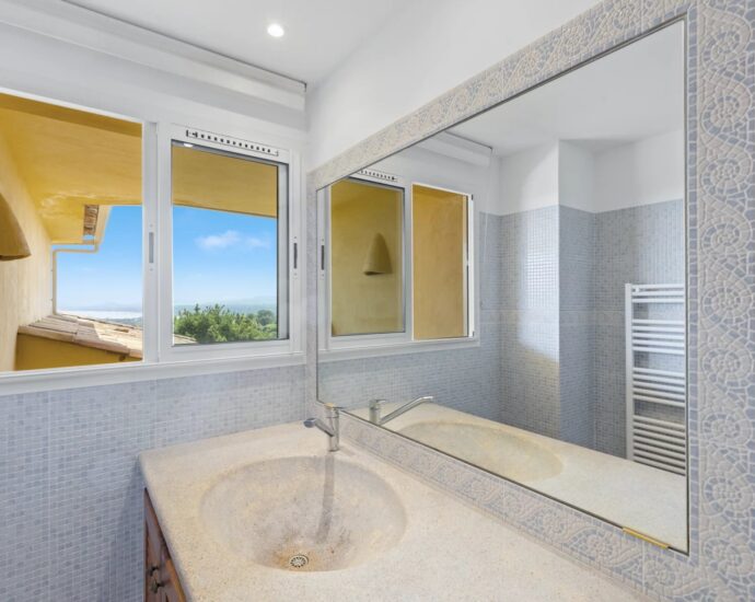 Ste Lucie de Porto-Vecchio –  Villa 3 chambres avec piscine, garage, vue panoramique mer et montagnes