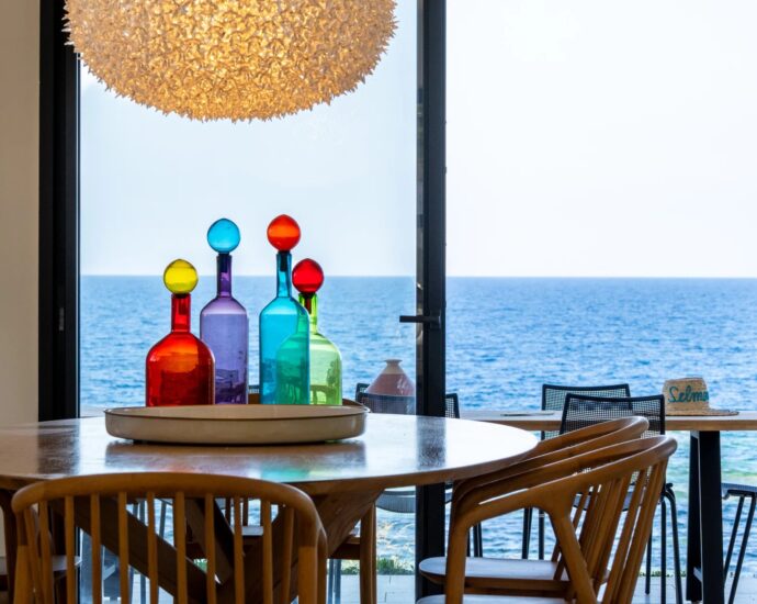 WATERFRONT VILLA WITH PANORAMIC SEA VIEW