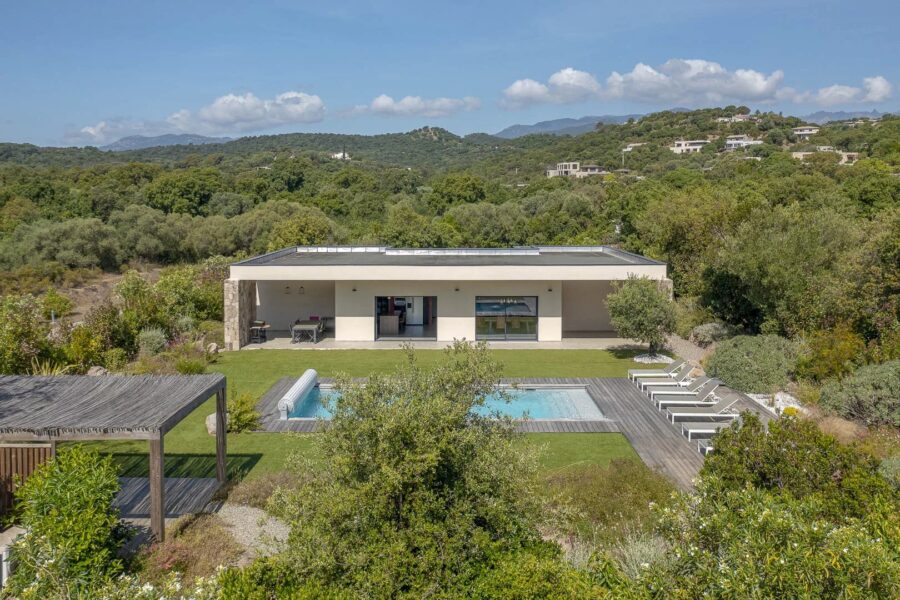 Pinarello, Villa contemporaine, 4 chambres, Piscine, plage à pied
