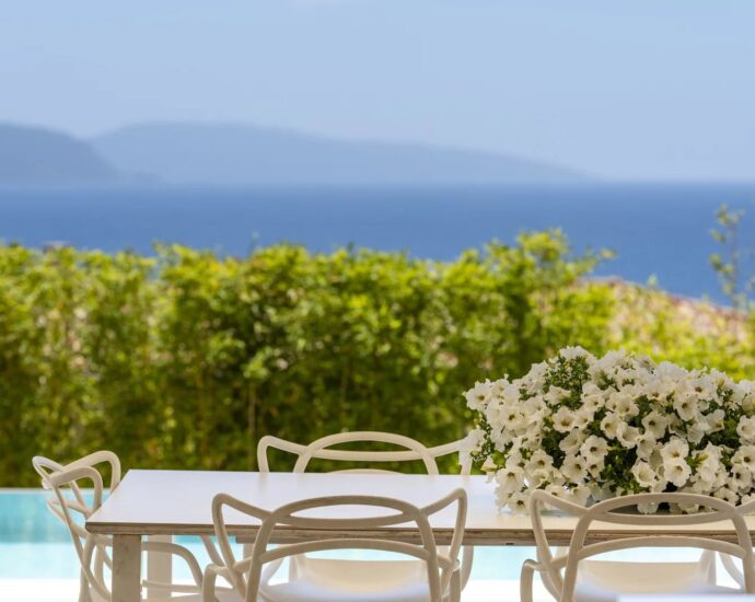 Exclusivité, Villa, Sagone, 4 chambres, vue mer panoramique, piscine, plages à pied