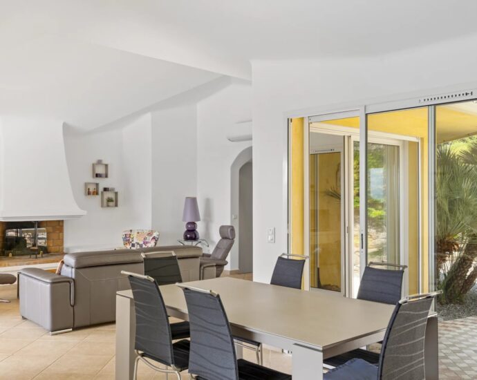 Ste Lucie de Porto-Vecchio –  Villa 3 chambres avec piscine, garage, vue panoramique mer et montagnes