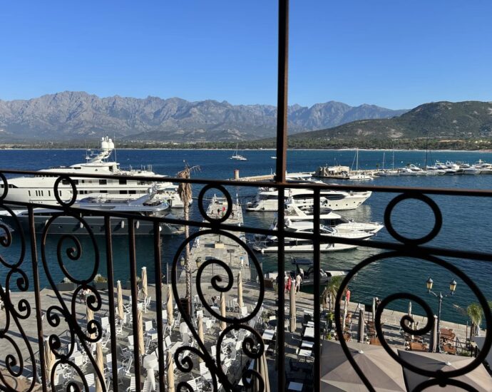 Calvi, appartement d’exception, 3 chambres, vue mer panoramique