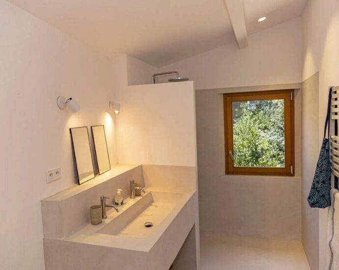Pigna, villa d’architecte, 4 chambres, vue village et montagne