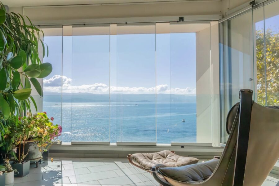 Ajaccio, Appartement de standing de type T4, vue mer panoramique, plage à pied