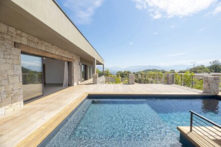 Ajaccio, Programme neuf, Villa de standing, 3 chambres, vue panoramique mer et montagnes, piscine, proche plage